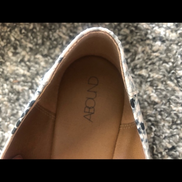 Snakeskin Flats - Picture 3 of 3